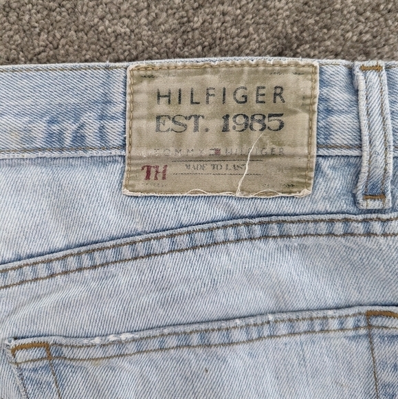 Tommy Hilfiger vintage distressed jean denim shorts for men 34 x 30 - Picture 9 of 11